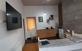 Pannonia Rooms And Apartments