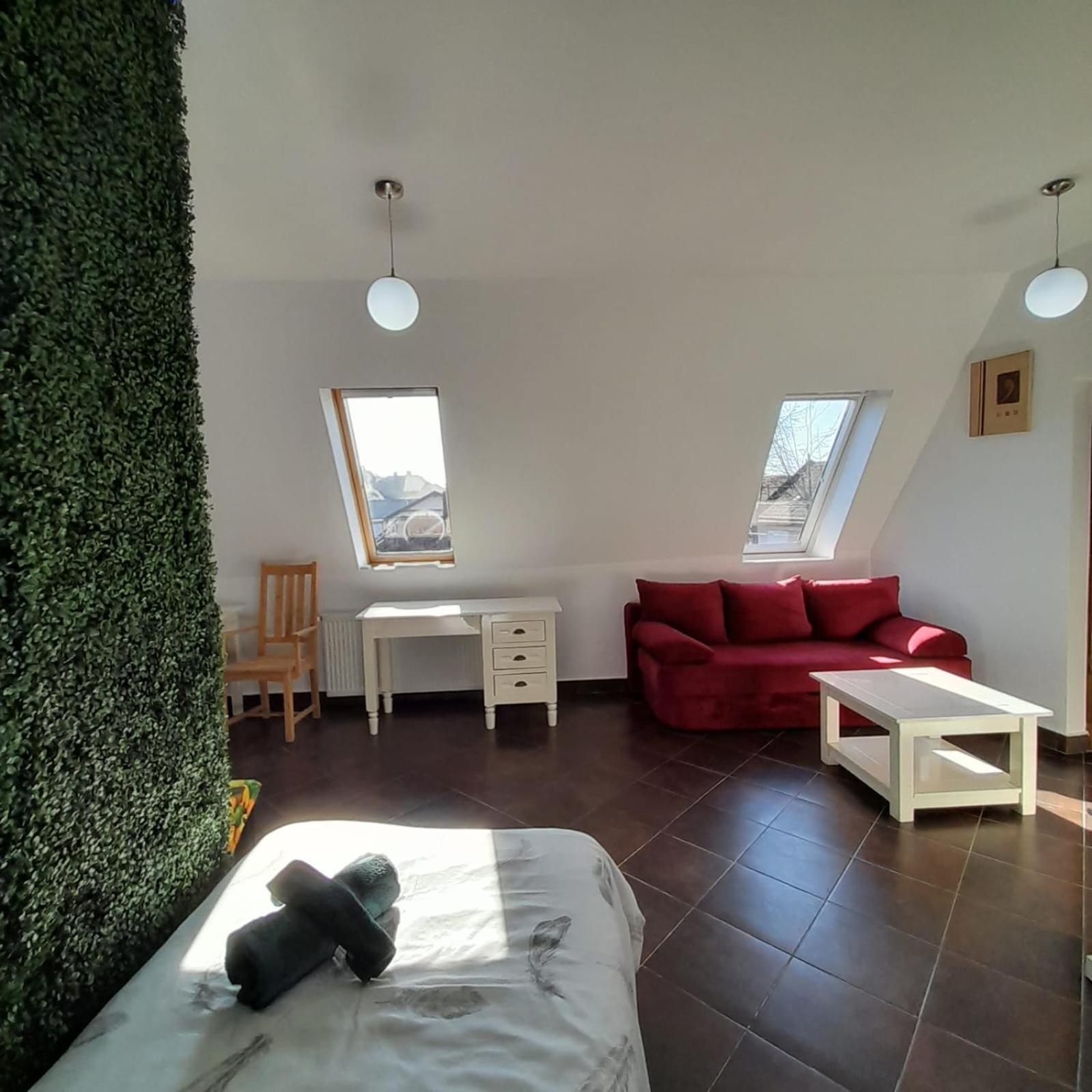 Pannonia Rooms And Apartments Сату-Маре Экстерьер фото