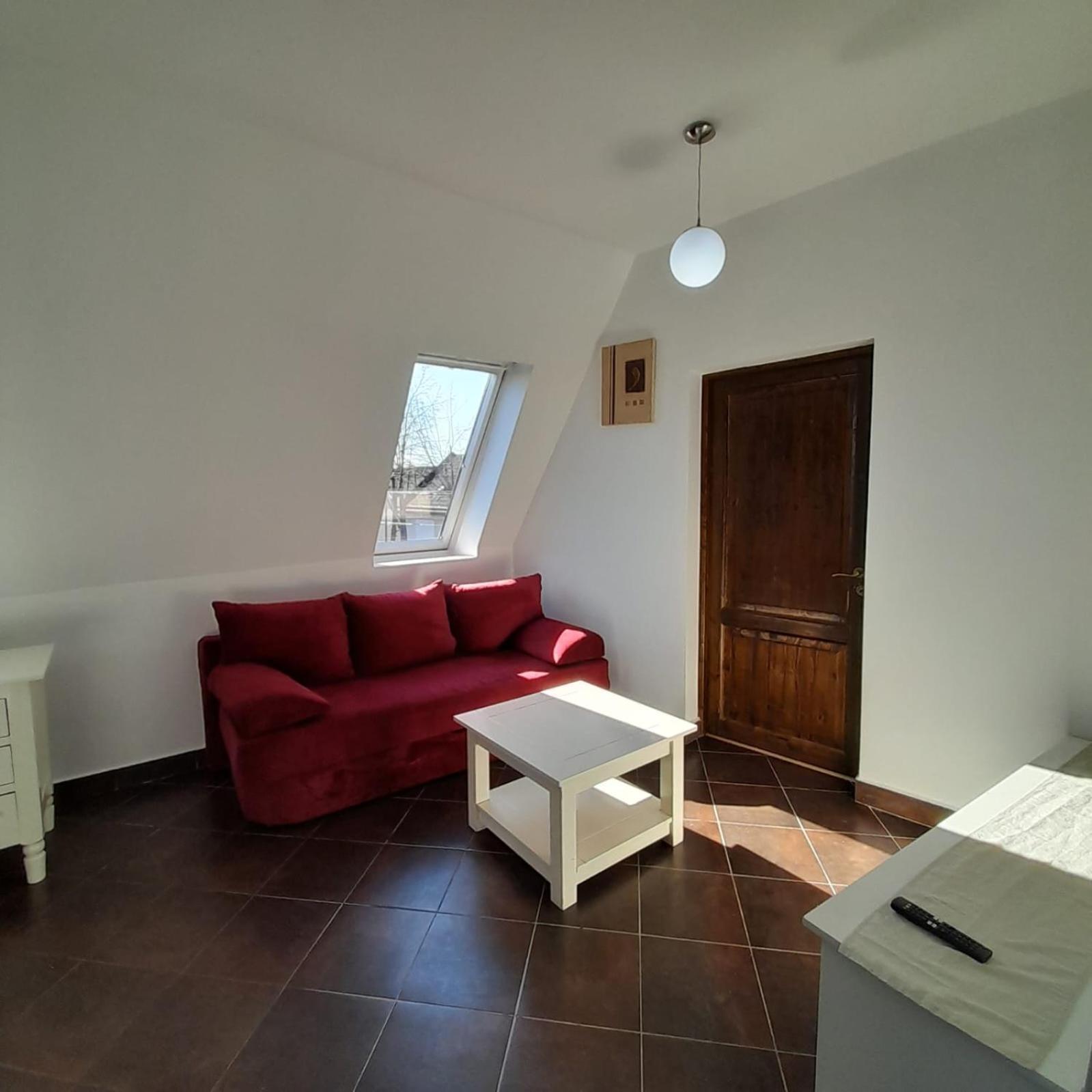 Pannonia Rooms And Apartments Сату-Маре Экстерьер фото