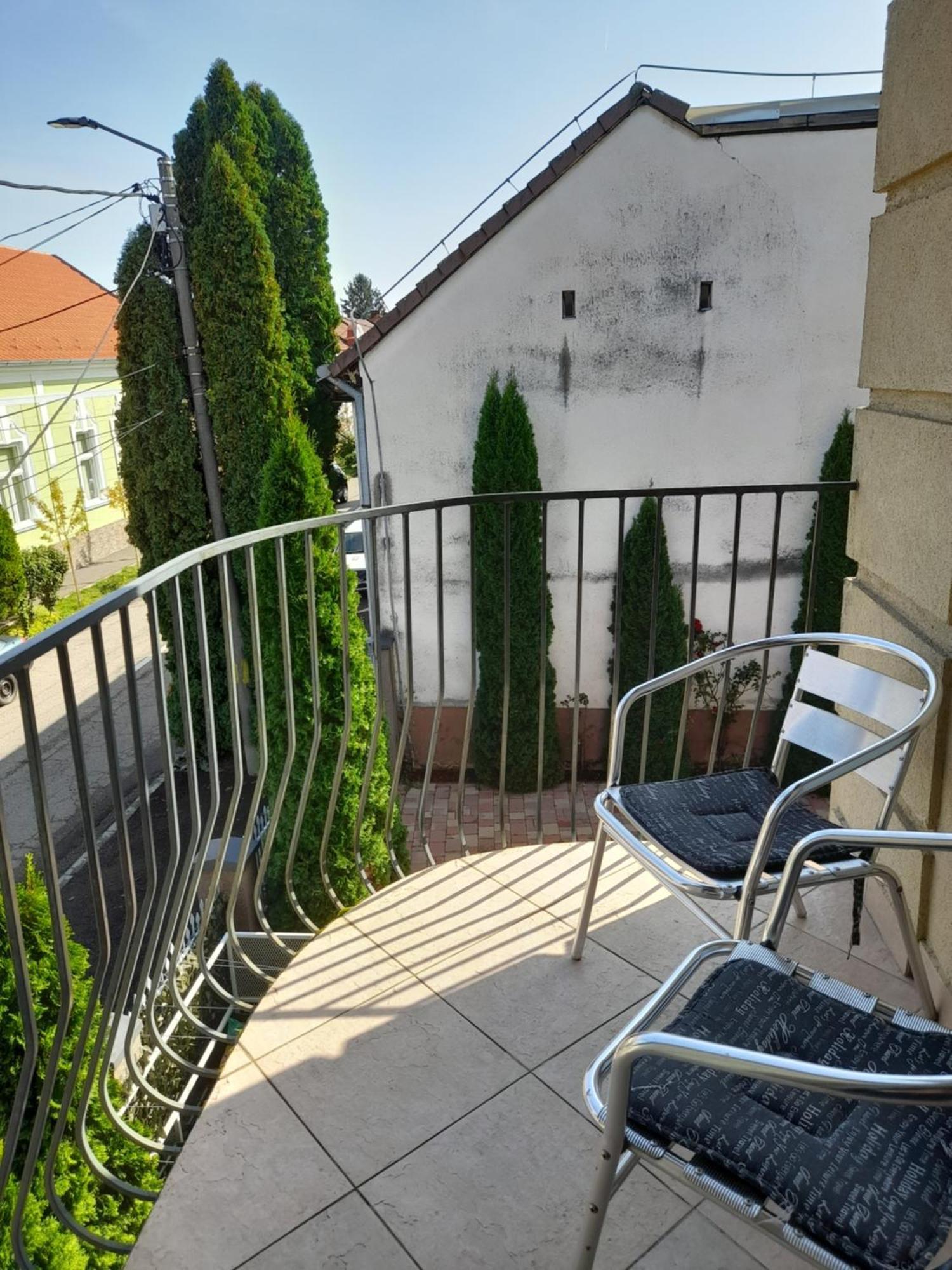 Pannonia Rooms And Apartments Сату-Маре Номер фото